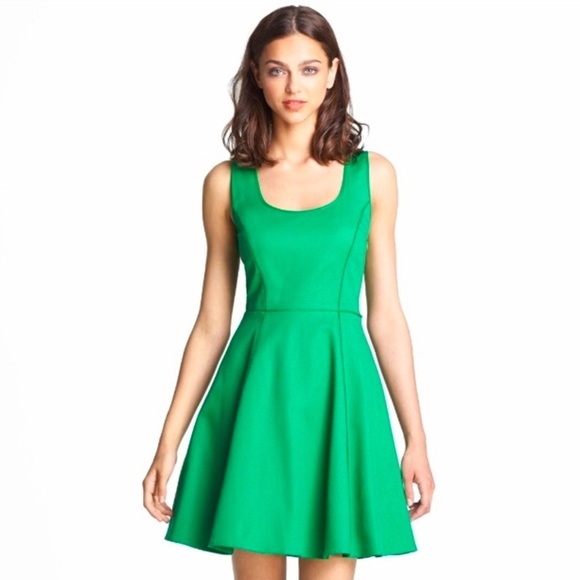 Jessica Simpson fit and flare Kelly green lace back dress - Picture 1 of 10